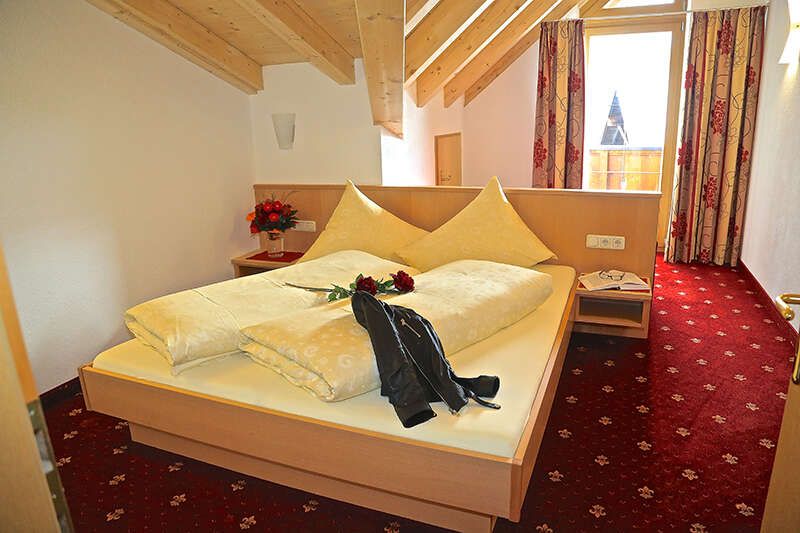 Schlafzimmer im Appartement Sattelkopf am Haflingerhof in Fiss